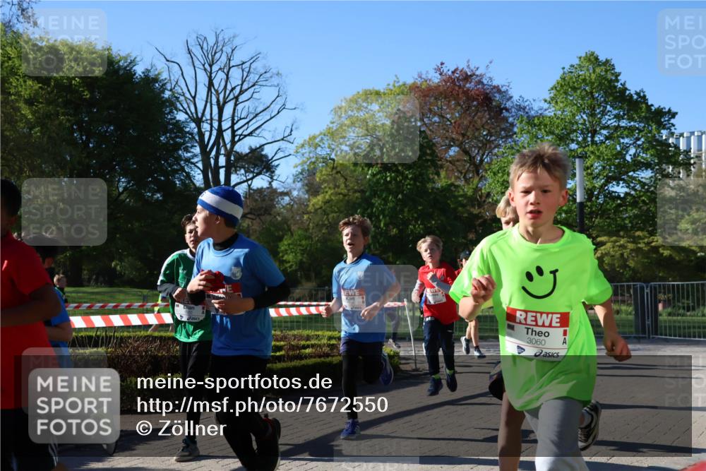 25.04.2025 - Das Zehntel Zöllner http://msf.ph/oto/7672550 26.04.2025 07:41:39 Laufen 3060 meine-sportfotos.de