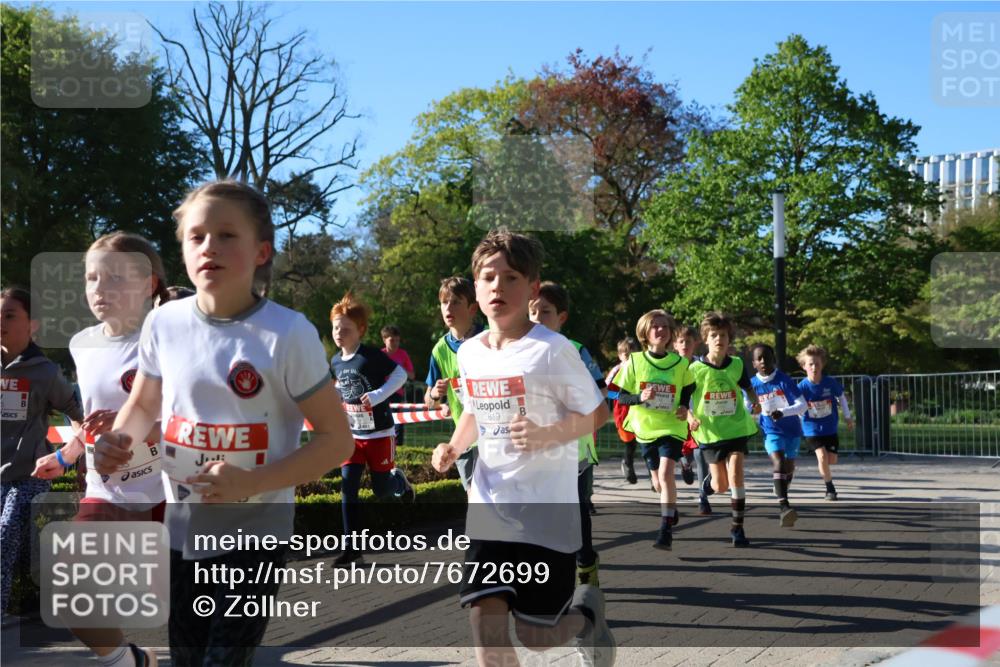 25.04.2025 - Das Zehntel Zöllner http://msf.ph/oto/7672699 26.04.2025 07:41:58 Laufen 2819 meine-sportfotos.de