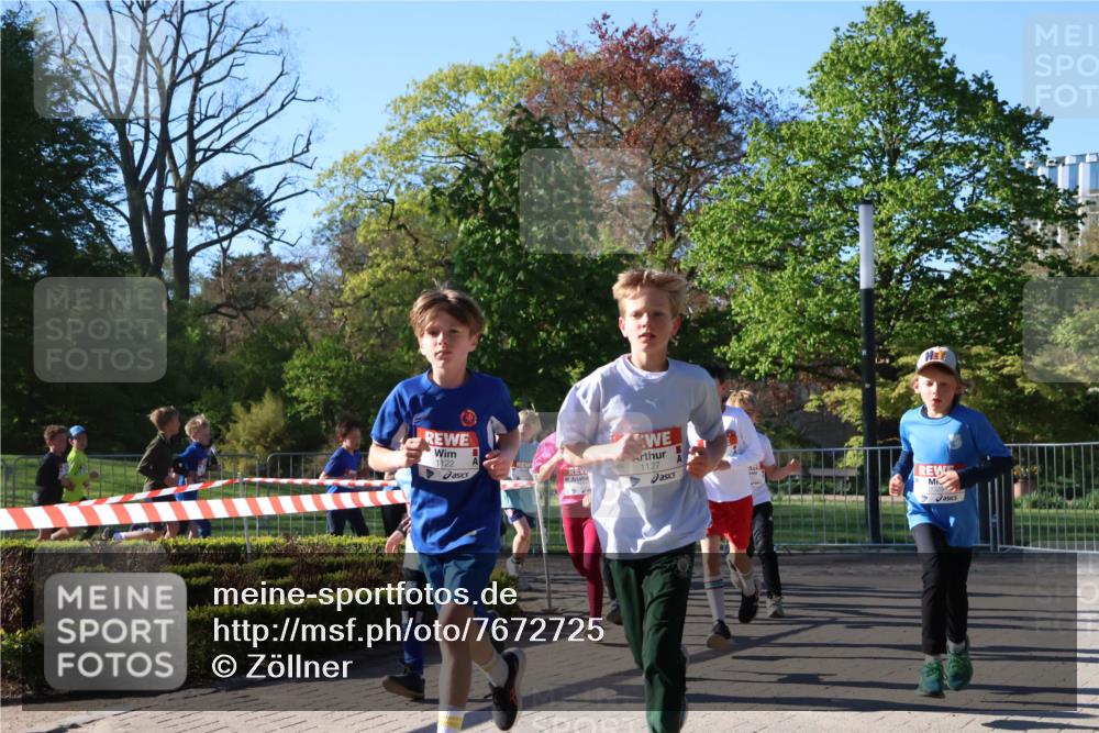 25.04.2025 - Das Zehntel Zöllner http://msf.ph/oto/7672725 26.04.2025 07:42:03 Laufen 1122, 1127 meine-sportfotos.de