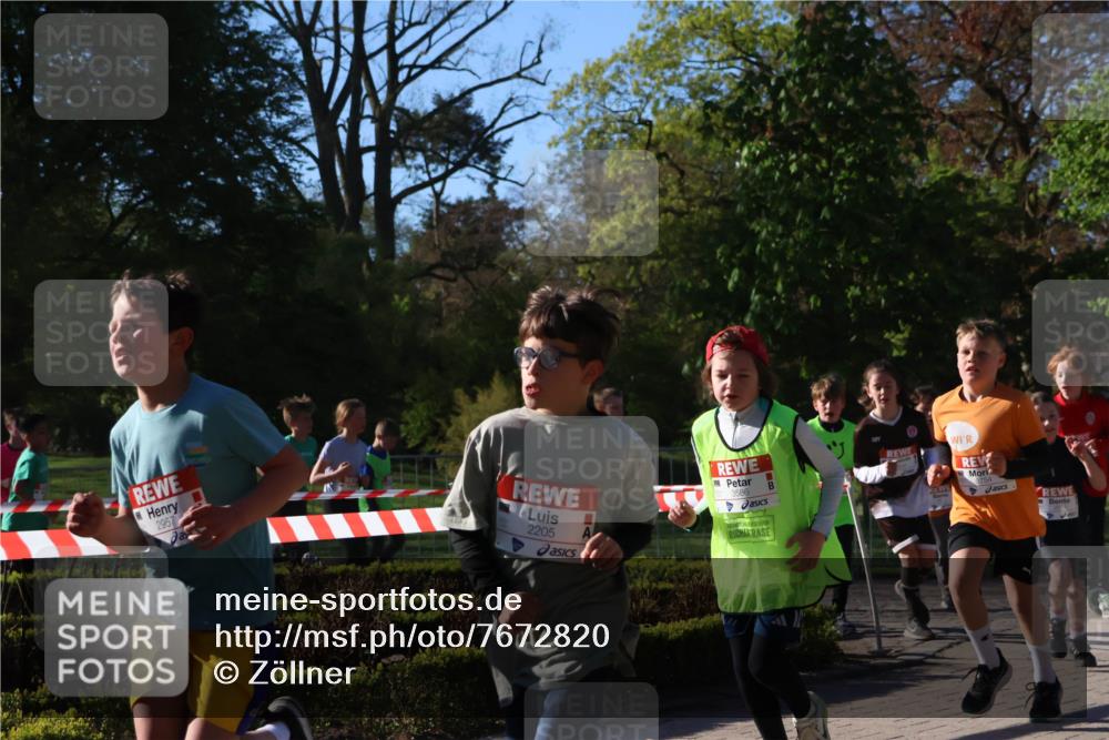 25.04.2025 - Das Zehntel Zöllner http://msf.ph/oto/7672820 26.04.2025 07:42:18 Laufen 2957, 2205, 3586, 3754 meine-sportfotos.de