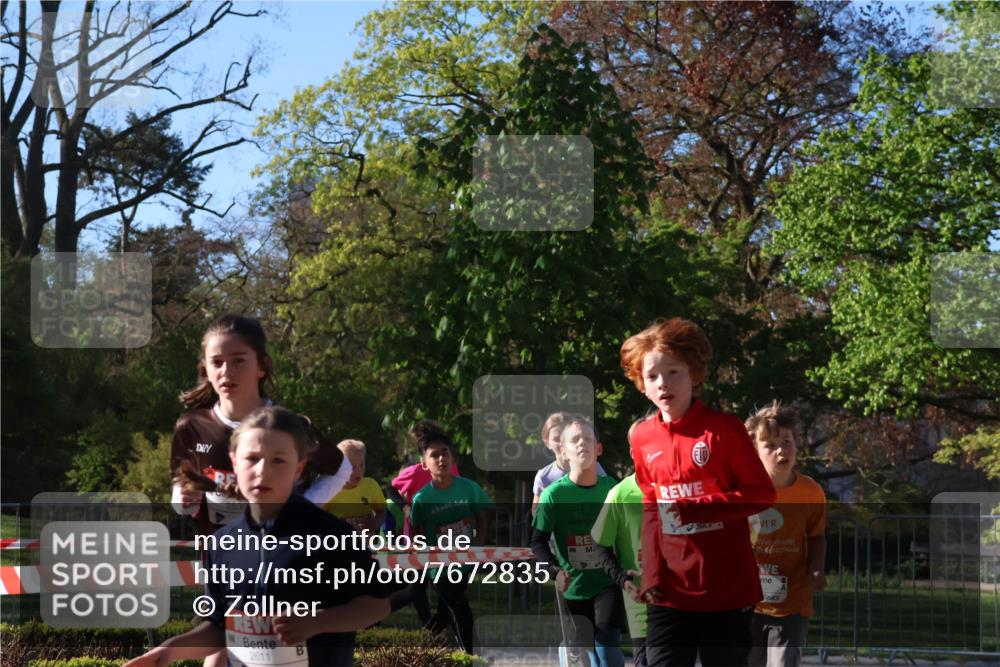25.04.2025 - Das Zehntel Zöllner http://msf.ph/oto/7672835 26.04.2025 07:42:20 Laufen 2639, 2611 meine-sportfotos.de