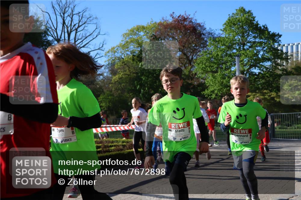 25.04.2025 - Das Zehntel Zöllner http://msf.ph/oto/7672898 26.04.2025 07:42:30 Laufen 3037, 3032, 3045 meine-sportfotos.de