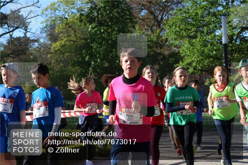 25.04.2025 - Das Zehntel Zöllner http://msf.ph/oto/7673017 26.04.2025 07:42:47 Laufen 2336, 2332, 3533, 1464, 1570 meine-sportfotos.de