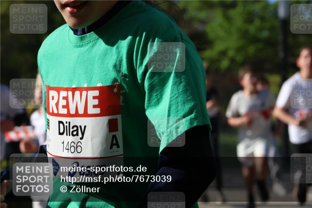 25.04.2025 - Das Zehntel Zöllner http://msf.ph/oto/7673039 26.04.2025 07:42:50 Laufen 1466 meine-sportfotos.de