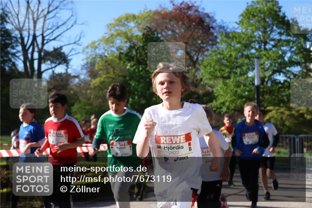 25.04.2025 - Das Zehntel Zöllner http://msf.ph/oto/7673119 26.04.2025 07:43:00 Laufen 2822 meine-sportfotos.de