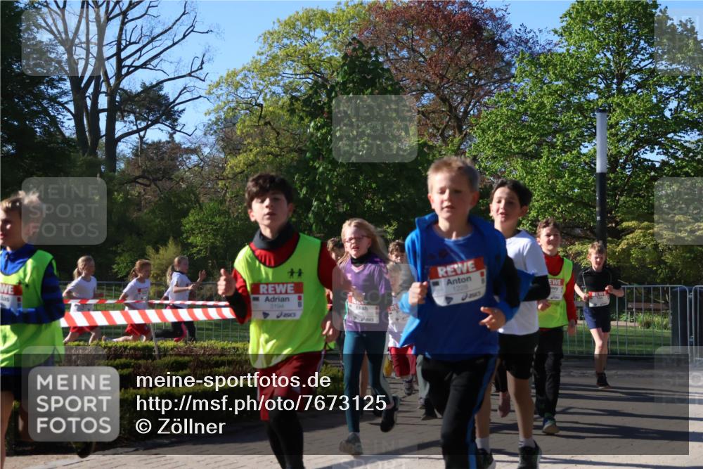 25.04.2025 - Das Zehntel Zöllner http://msf.ph/oto/7673125 26.04.2025 07:43:01 Laufen 3194, 1228 meine-sportfotos.de