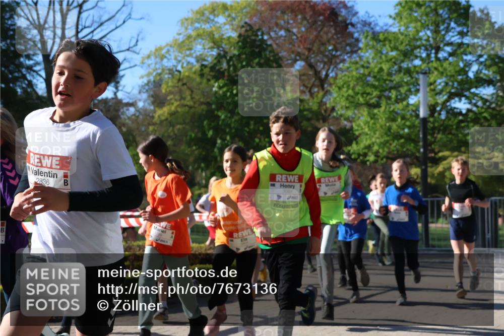 25.04.2025 - Das Zehntel Zöllner http://msf.ph/oto/7673136 26.04.2025 07:43:02 Laufen 2836, 3583 meine-sportfotos.de