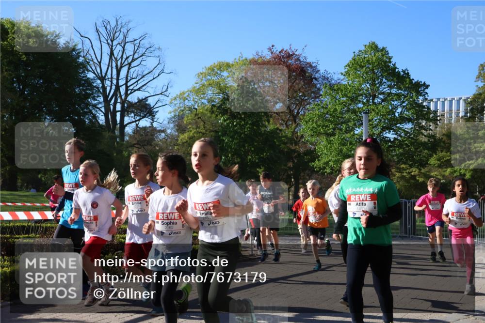 25.04.2025 - Das Zehntel Zöllner http://msf.ph/oto/7673179 26.04.2025 07:43:06 Laufen 1411, 2168, 2162 meine-sportfotos.de