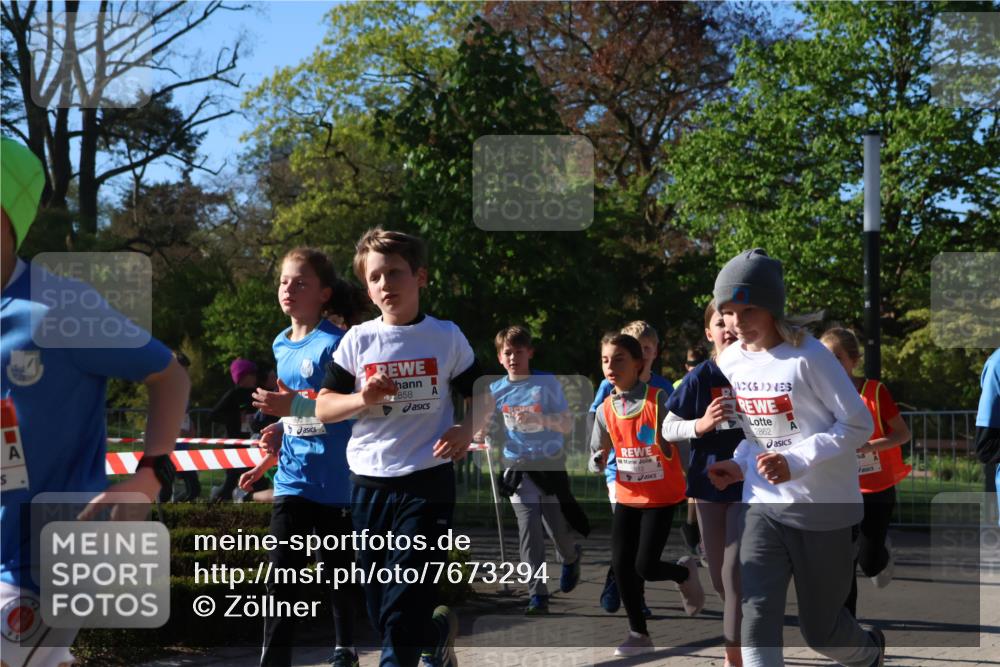 25.04.2025 - Das Zehntel Zöllner http://msf.ph/oto/7673294 26.04.2025 07:43:17 Laufen 858, 2812, 2862 meine-sportfotos.de