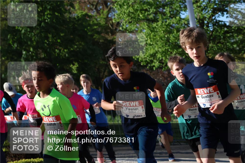 25.04.2025 - Das Zehntel Zöllner http://msf.ph/oto/7673381 26.04.2025 07:43:27 Laufen 3019, 2654, 1290, 2648, 1291 meine-sportfotos.de