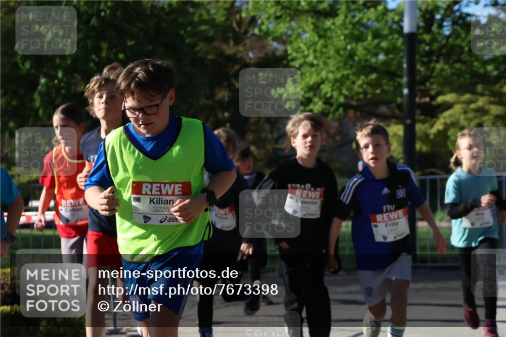 25.04.2025 - Das Zehntel Zöllner http://msf.ph/oto/7673398 26.04.2025 07:43:30 Laufen 3226, 2460 meine-sportfotos.de