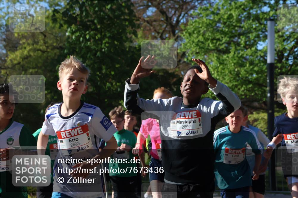 25.04.2025 - Das Zehntel Zöllner http://msf.ph/oto/7673436 26.04.2025 07:43:35 Laufen 2693, 2692, 1881, 26 meine-sportfotos.de