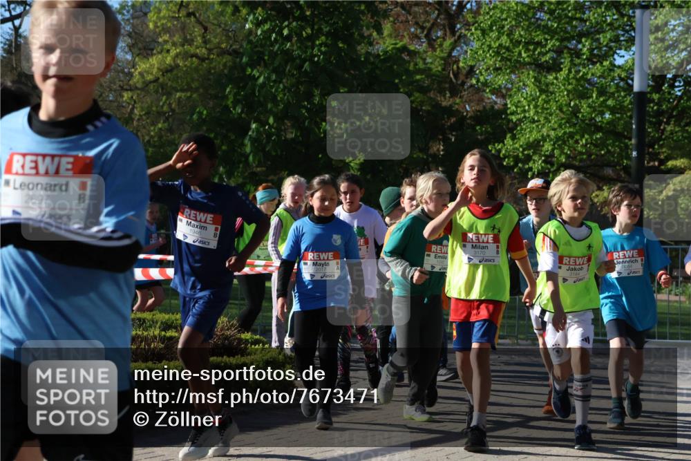 25.04.2025 - Das Zehntel Zöllner http://msf.ph/oto/7673471 26.04.2025 07:43:38 Laufen 2697, 1946, 2012, 3170, 3184, 2084 meine-sportfotos.de