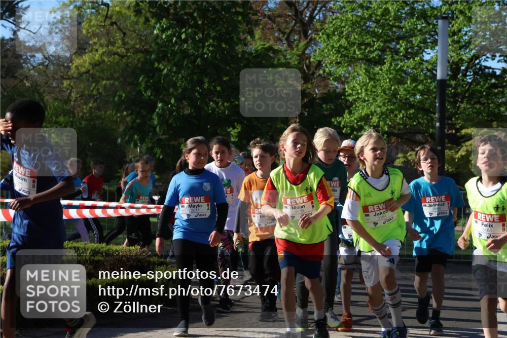 25.04.2025 - Das Zehntel Zöllner http://msf.ph/oto/7673474 26.04.2025 07:43:38 Laufen 346, 2017, 3170, 3184, 2084, 3165 meine-sportfotos.de
