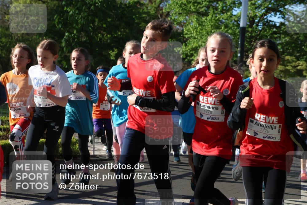 25.04.2025 - Das Zehntel Zöllner http://msf.ph/oto/7673518 26.04.2025 07:43:44 Laufen 3821, 2360, 9931, 1776, 1775 meine-sportfotos.de