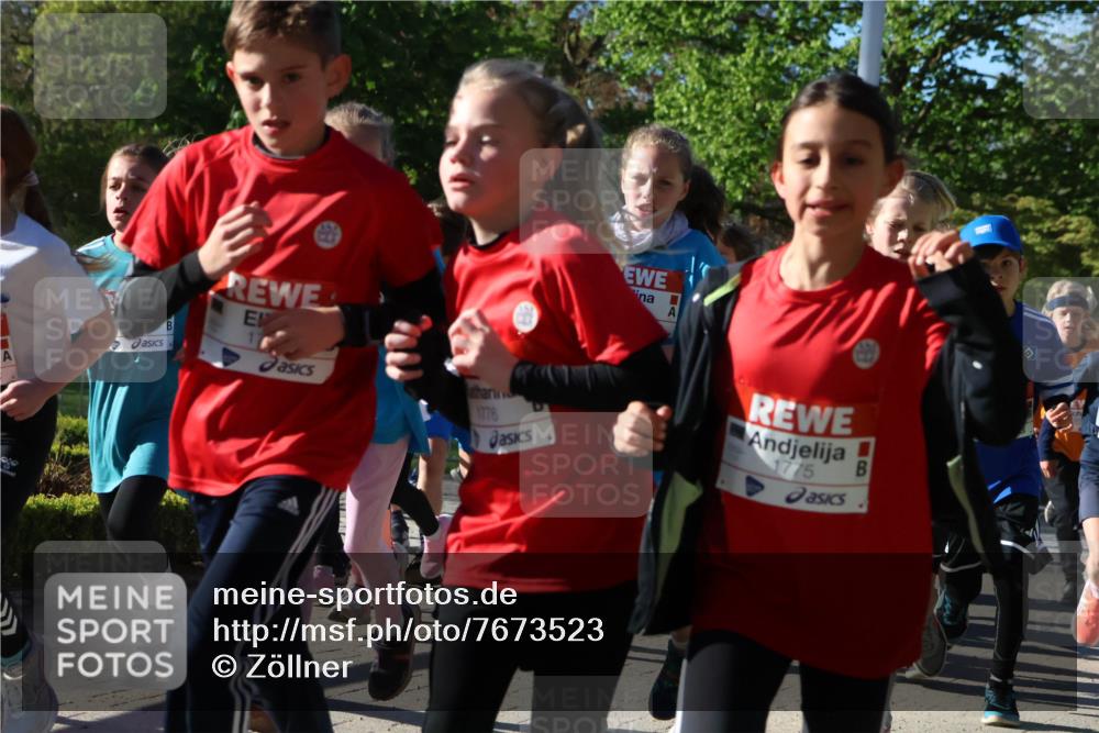 25.04.2025 - Das Zehntel Zöllner http://msf.ph/oto/7673523 26.04.2025 07:43:44 Laufen 1, 1776, 1775 meine-sportfotos.de