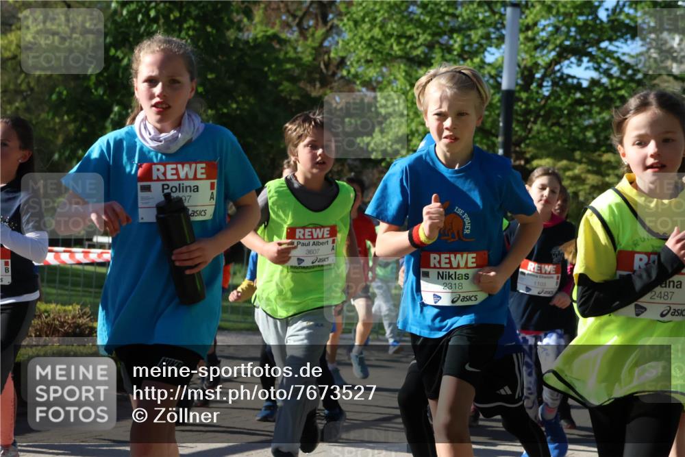 25.04.2025 - Das Zehntel Zöllner http://msf.ph/oto/7673527 26.04.2025 07:43:45 Laufen 97, 3607, 2318, 1103, 2487 meine-sportfotos.de