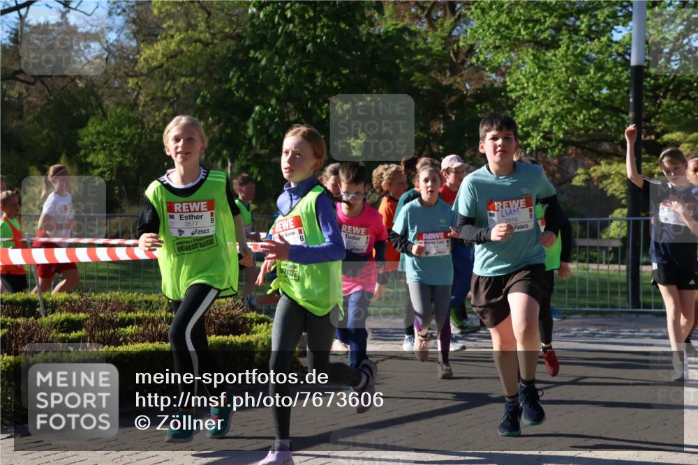 25.04.2025 - Das Zehntel Zöllner http://msf.ph/oto/7673606 26.04.2025 07:43:54 Laufen 3577, 2918 meine-sportfotos.de