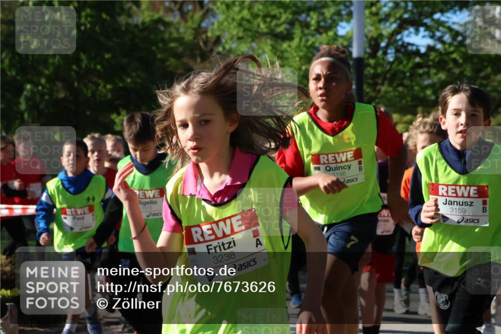 25.04.2025 - Das Zehntel Zöllner http://msf.ph/oto/7673626 26.04.2025 07:43:56 Laufen 1572, 3238, 3196, 3159 meine-sportfotos.de