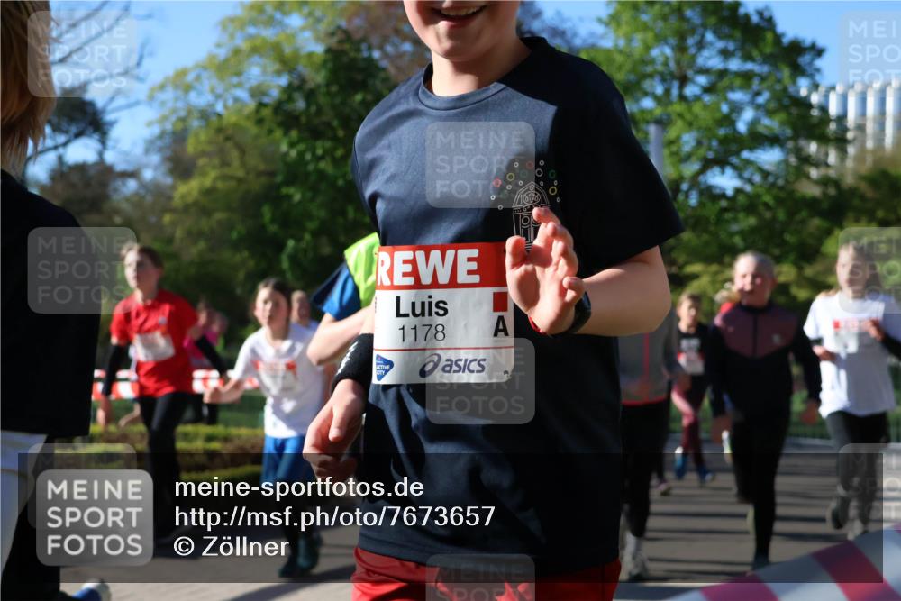 25.04.2025 - Das Zehntel Zöllner http://msf.ph/oto/7673657 26.04.2025 07:43:59 Laufen 1178 meine-sportfotos.de