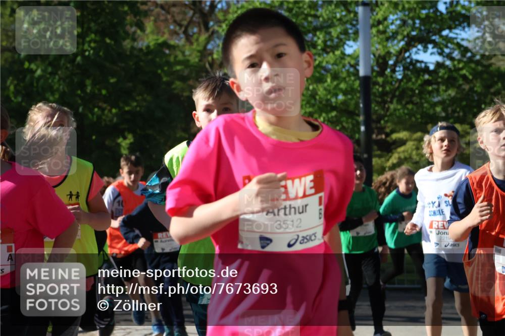 25.04.2025 - Das Zehntel Zöllner http://msf.ph/oto/7673693 26.04.2025 07:44:04 Laufen 3512, 2219 meine-sportfotos.de