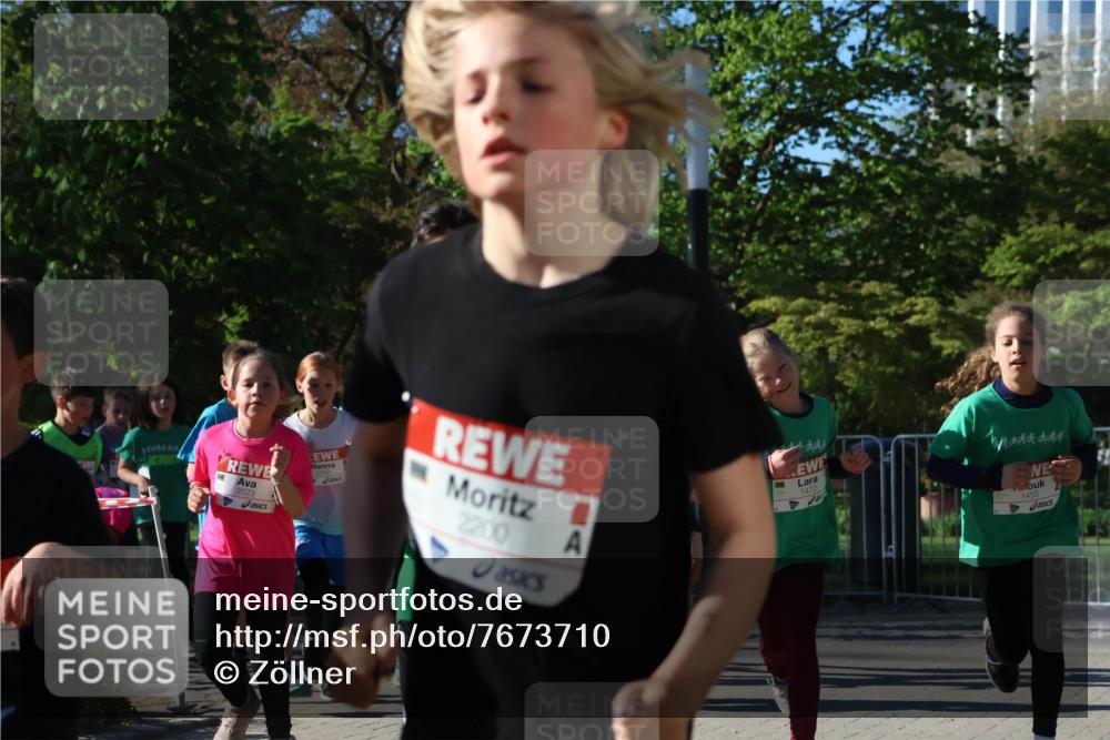 25.04.2025 - Das Zehntel Zöllner http://msf.ph/oto/7673710 26.04.2025 07:44:06 Laufen 3523, 2200, 1472, 1455 meine-sportfotos.de