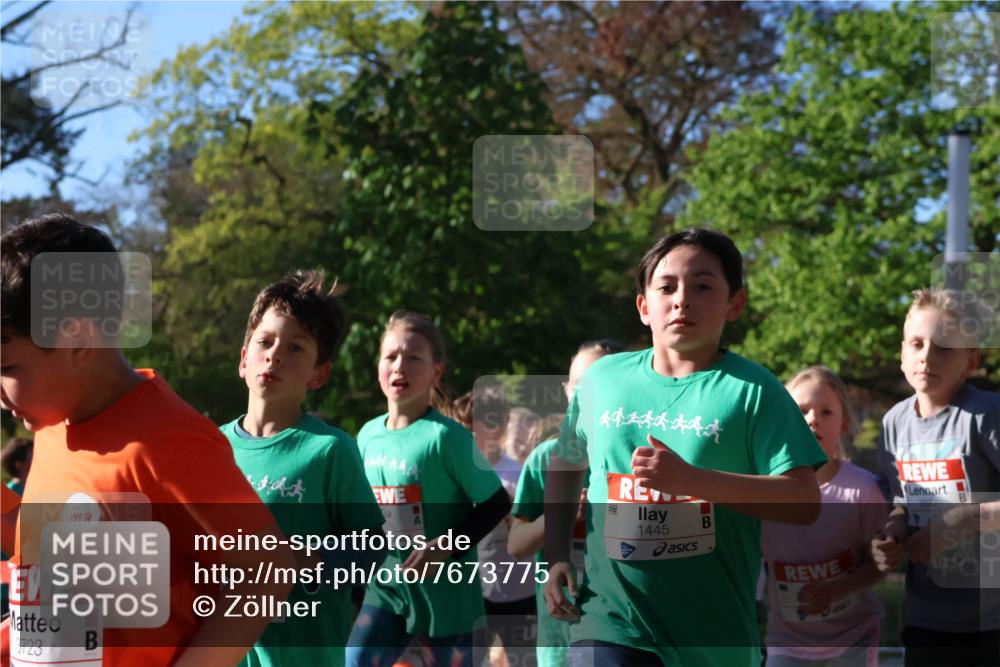 25.04.2025 - Das Zehntel Zöllner http://msf.ph/oto/7673775 26.04.2025 07:44:14 Laufen 3723, 44444444, 1445, 2899 meine-sportfotos.de