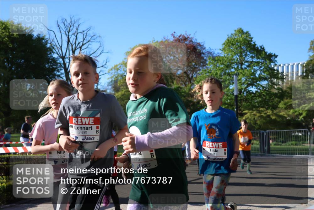 25.04.2025 - Das Zehntel Zöllner http://msf.ph/oto/7673787 26.04.2025 07:44:16 Laufen 2699, 2687, 1273, 2317 meine-sportfotos.de