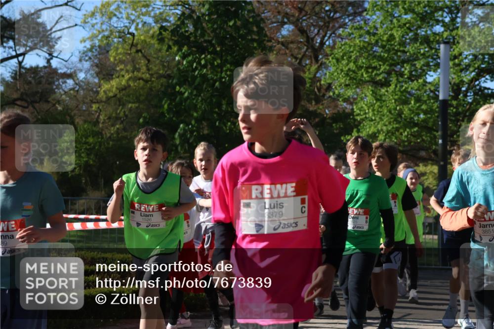 25.04.2025 - Das Zehntel Zöllner http://msf.ph/oto/7673839 26.04.2025 07:44:24 Laufen 1526, 89, 3379, 1625, 3851 meine-sportfotos.de