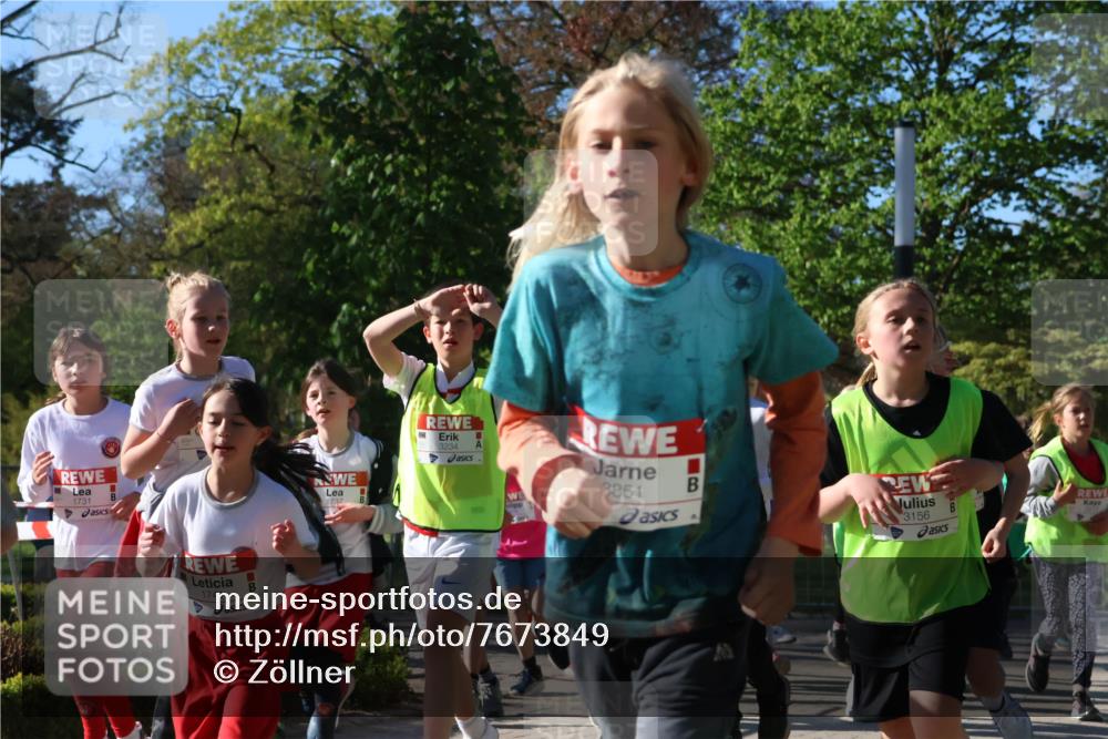 25.04.2025 - Das Zehntel Zöllner http://msf.ph/oto/7673849 26.04.2025 07:44:24 Laufen 1731, 1741, 1737, 3234, 3851, 3156 meine-sportfotos.de