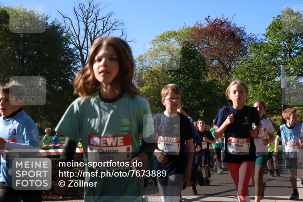 25.04.2025 - Das Zehntel Zöllner http://msf.ph/oto/7673889 26.04.2025 07:44:31 Laufen 2984, 2589, 2630 meine-sportfotos.de