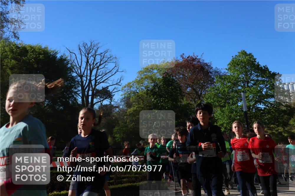25.04.2025 - Das Zehntel Zöllner http://msf.ph/oto/7673977 26.04.2025 07:44:43 Laufen 95, 2609, 1098 meine-sportfotos.de