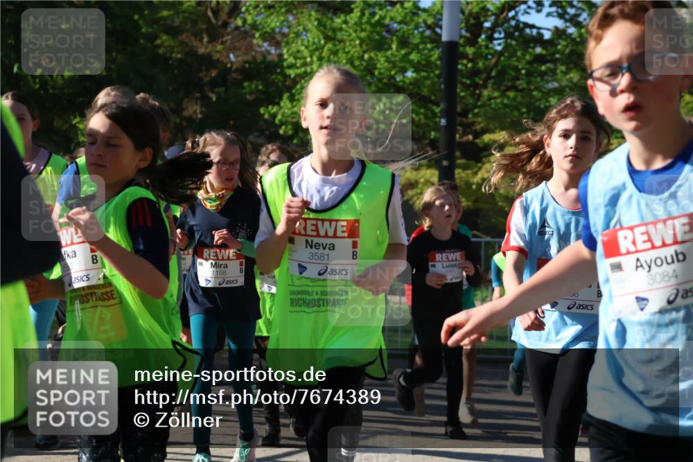 25.04.2025 - Das Zehntel Zöllner http://msf.ph/oto/7674389 26.04.2025 07:45:32 Laufen 1158, 3581, 96, 3084 meine-sportfotos.de