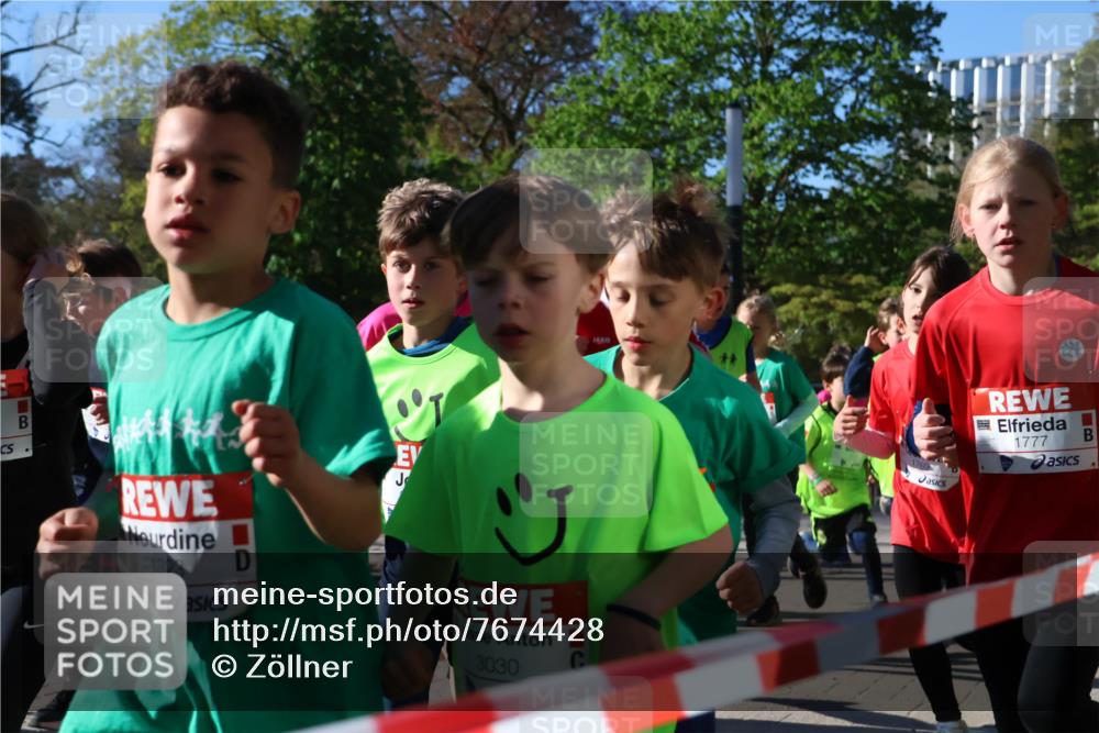 25.04.2025 - Das Zehntel Zöllner http://msf.ph/oto/7674428 26.04.2025 07:45:36 Laufen 1323, 3030, 1777 meine-sportfotos.de