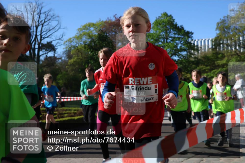 25.04.2025 - Das Zehntel Zöllner http://msf.ph/oto/7674434 26.04.2025 07:45:37 Laufen 1777 meine-sportfotos.de
