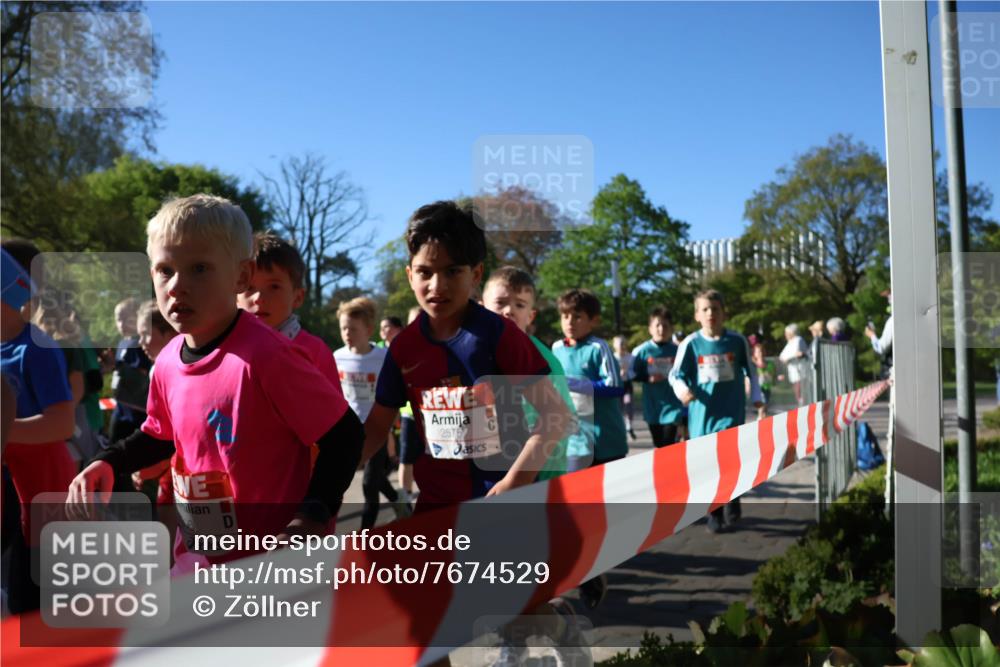 25.04.2025 - Das Zehntel Zöllner http://msf.ph/oto/7674529 26.04.2025 07:45:46 Laufen 2575 meine-sportfotos.de