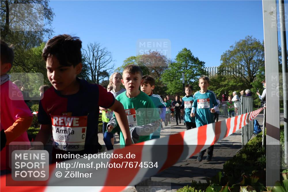 25.04.2025 - Das Zehntel Zöllner http://msf.ph/oto/7674534 26.04.2025 07:45:47 Laufen 2575 meine-sportfotos.de