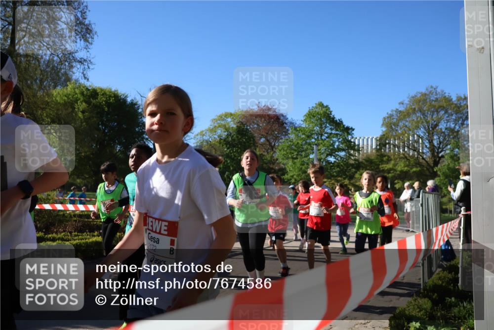 25.04.2025 - Das Zehntel Zöllner http://msf.ph/oto/7674586 26.04.2025 07:45:50 Laufen 2172 meine-sportfotos.de