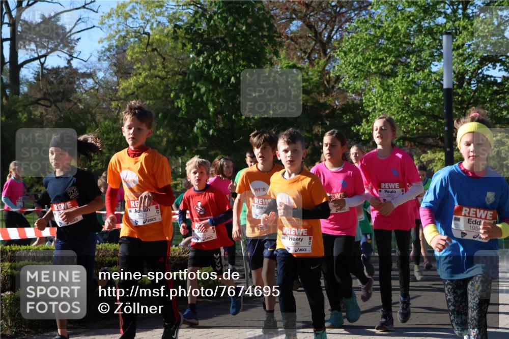 25.04.2025 - Das Zehntel Zöllner http://msf.ph/oto/7674695 26.04.2025 07:46:02 Laufen 3673, 3688, 3535, 195 meine-sportfotos.de