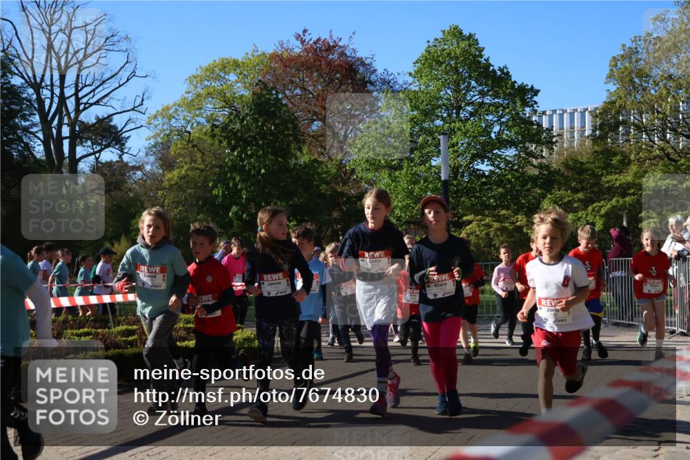 25.04.2025 - Das Zehntel Zöllner http://msf.ph/oto/7674830 26.04.2025 07:46:12 Laufen 1163 meine-sportfotos.de