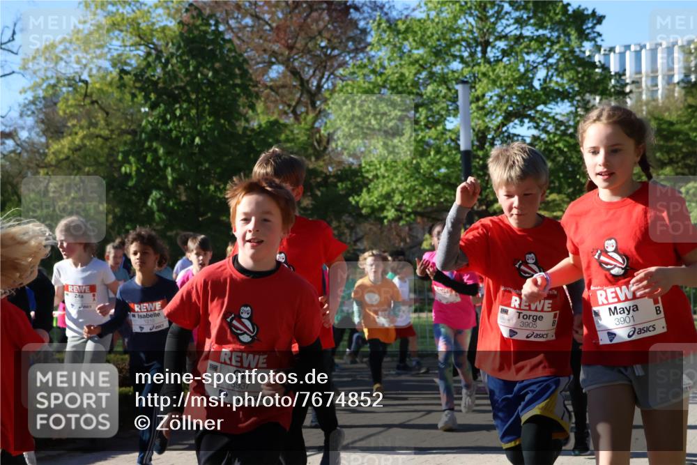 25.04.2025 - Das Zehntel Zöllner http://msf.ph/oto/7674852 26.04.2025 07:46:14 Laufen 1215, 3937, 3905, 3901 meine-sportfotos.de