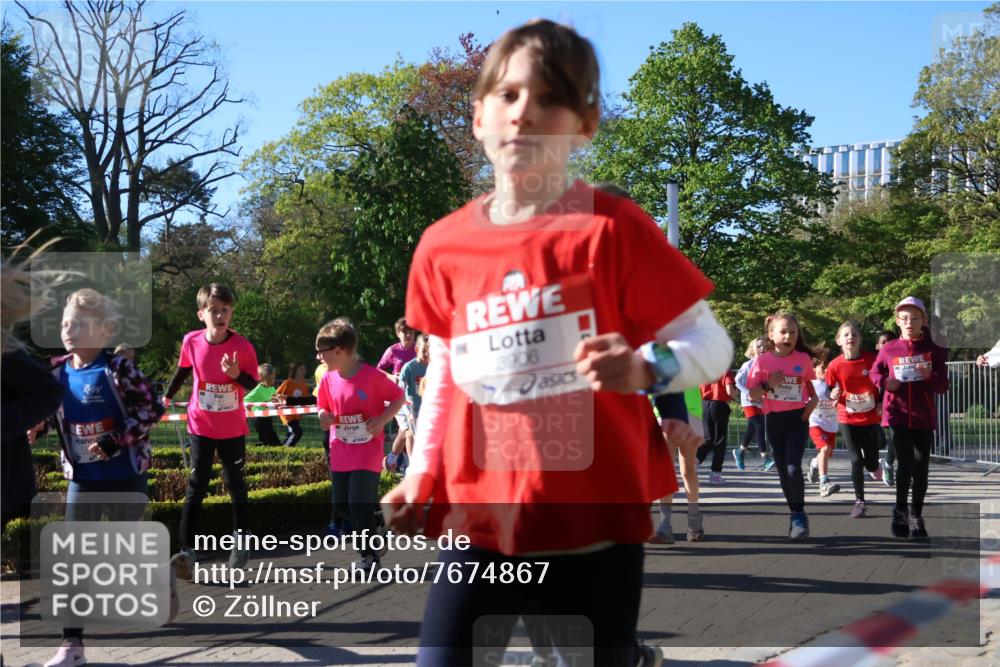25.04.2025 - Das Zehntel Zöllner http://msf.ph/oto/7674867 26.04.2025 07:46:16 Laufen 3906 meine-sportfotos.de