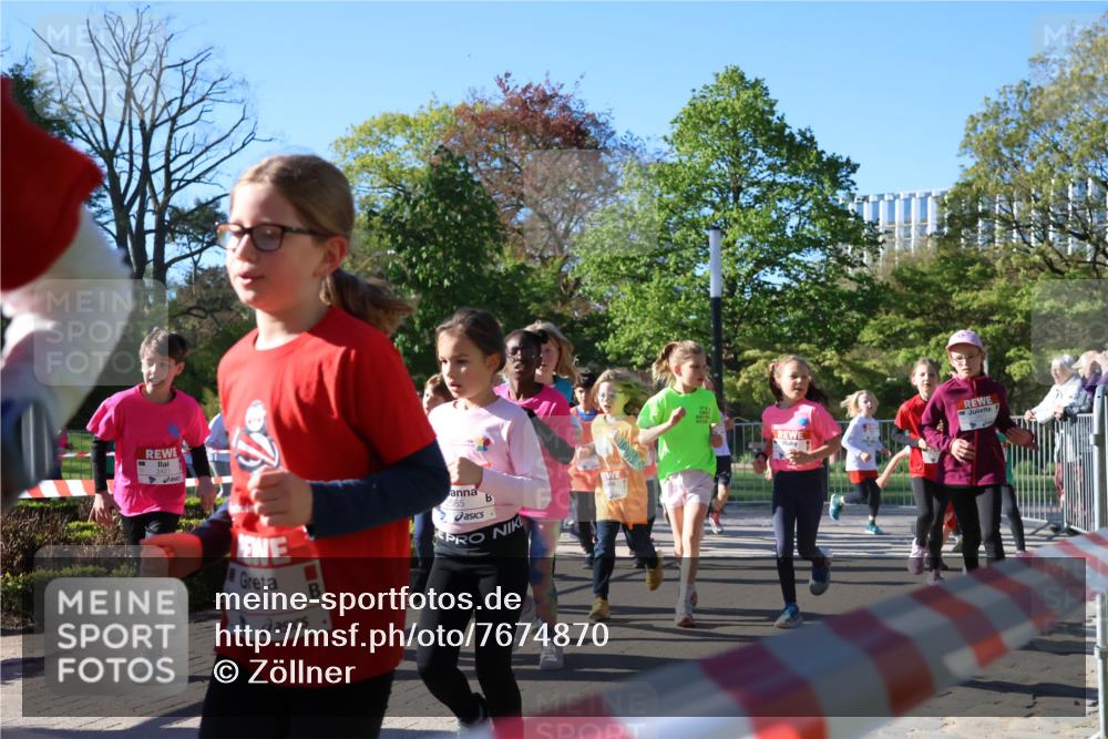 25.04.2025 - Das Zehntel Zöllner http://msf.ph/oto/7674870 26.04.2025 07:46:16 Laufen 3909, 2585 meine-sportfotos.de