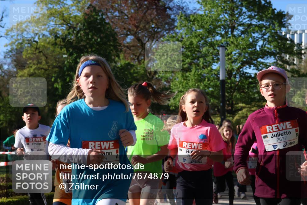 25.04.2025 - Das Zehntel Zöllner http://msf.ph/oto/7674879 26.04.2025 07:46:17 Laufen 2192, 35, 3638, 19, 26, 2677 meine-sportfotos.de
