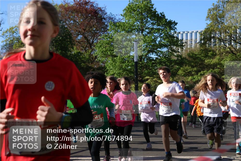 25.04.2025 - Das Zehntel Zöllner http://msf.ph/oto/7674894 26.04.2025 07:46:19 Laufen 1841, 1306, 3347 meine-sportfotos.de