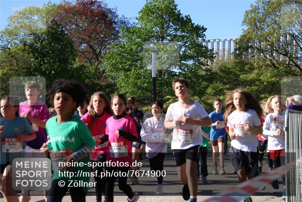 25.04.2025 - Das Zehntel Zöllner http://msf.ph/oto/7674900 26.04.2025 07:46:19 Laufen 2938 meine-sportfotos.de