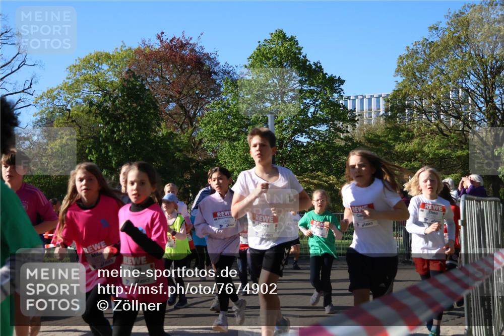 25.04.2025 - Das Zehntel Zöllner http://msf.ph/oto/7674902 26.04.2025 07:46:20 Laufen 3316, 3347, 6 meine-sportfotos.de