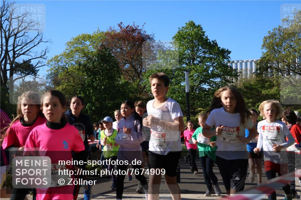 25.04.2025 - Das Zehntel Zöllner http://msf.ph/oto/7674909 26.04.2025 07:46:20 Laufen 3347, 2854 meine-sportfotos.de