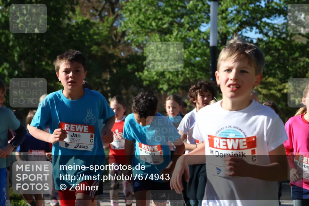 25.04.2025 - Das Zehntel Zöllner http://msf.ph/oto/7674943 26.04.2025 07:46:24 Laufen 2077, 2070, 943 meine-sportfotos.de