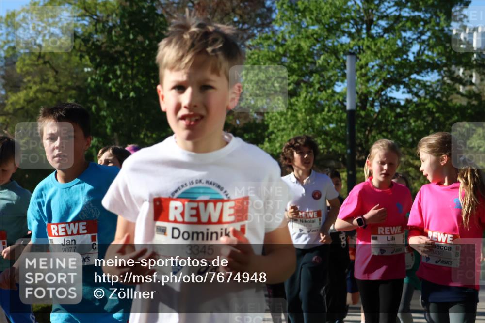 25.04.2025 - Das Zehntel Zöllner http://msf.ph/oto/7674948 26.04.2025 07:46:25 Laufen 2077, 3345, 3396, 3436 meine-sportfotos.de